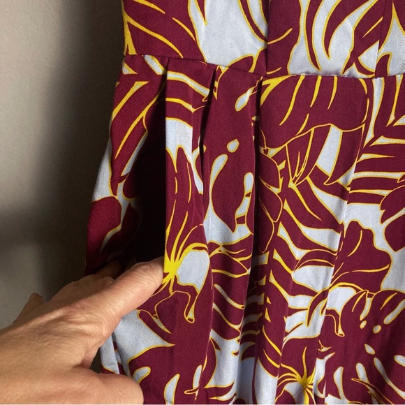 H&M Conscious strapless jumper tropical print size 6 red blue leaf pattern - Picture 6 of 9